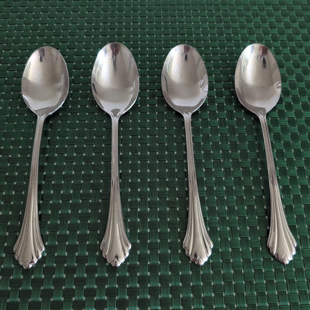 Oneida BANCROFT Place Oval Soup Spoons USA Flare Tip Glossy Lot Set of 4 - Picture 8 of 8